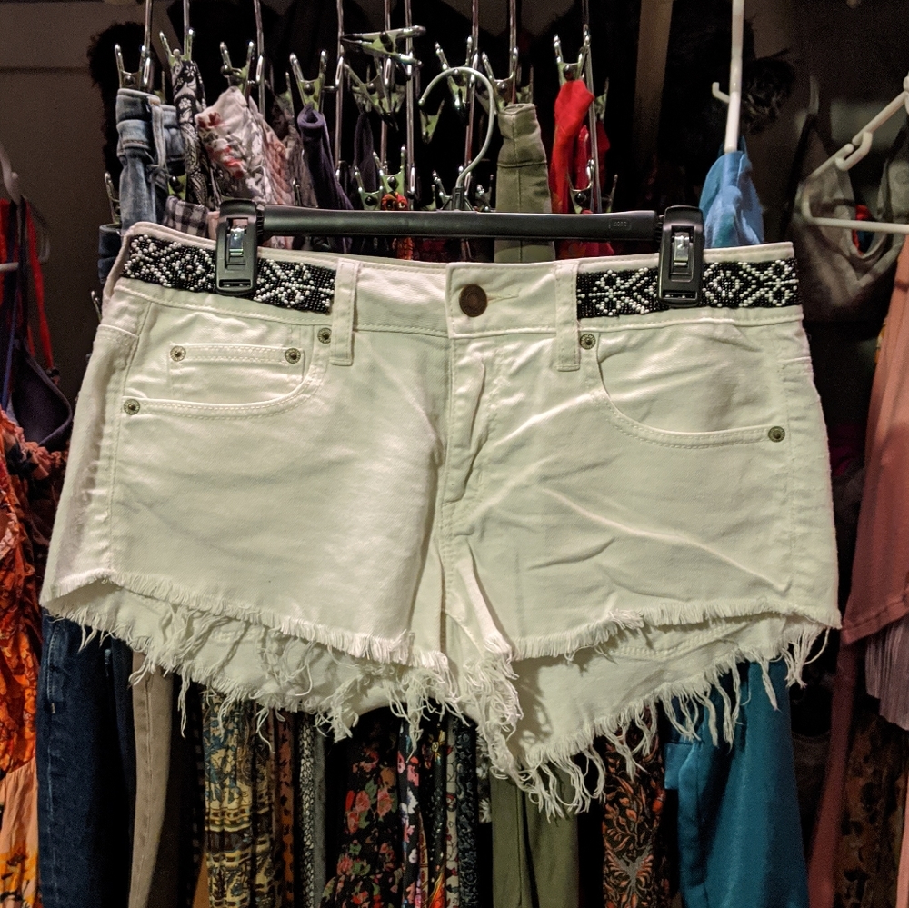 AE Beaded Shorts Sz 8 - NWOT